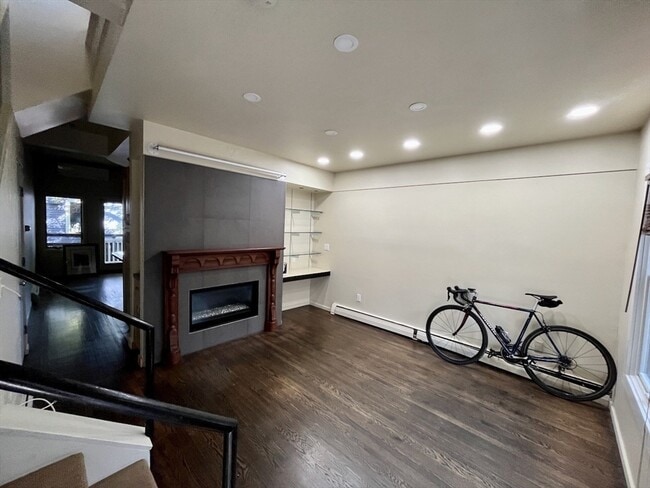 Building Photo - 44 Gorham St