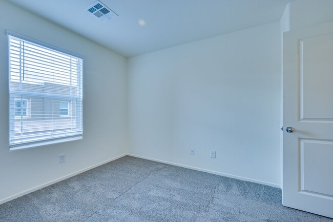 Building Photo - Brand New Townhouse!!! All Appliances incl...