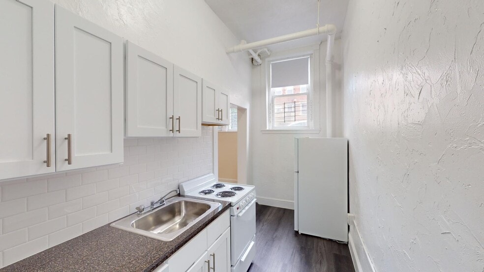 Building Photo - 90 Brainerd Rd