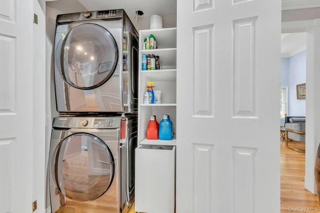 Building Photo - 21 Buttonwood Dr