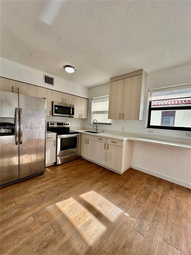 Building Photo - 4203 SW 15th St