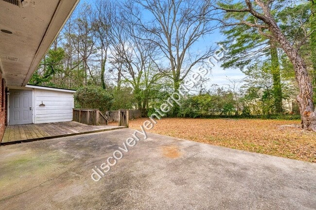 Building Photo - 928 Shieldcrest Way