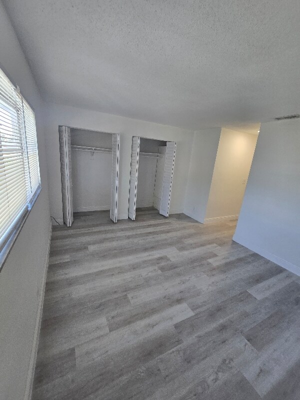 Building Photo - 212 SE 9th Ave