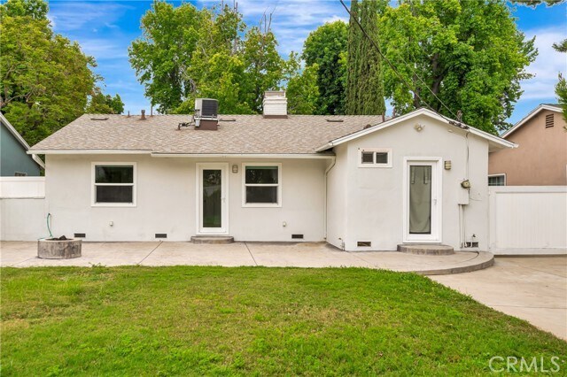Building Photo - 4833 Longridge Ave