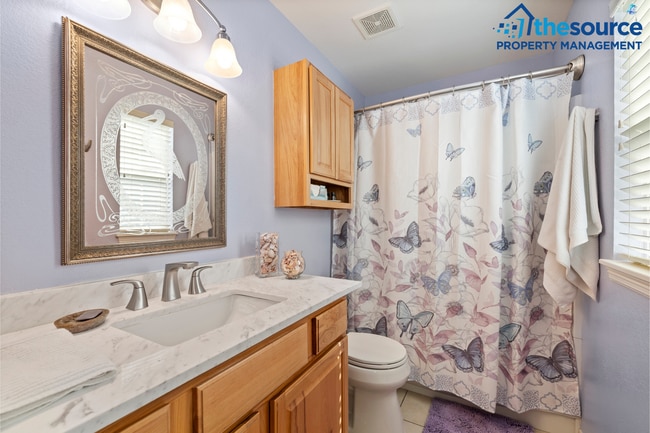 Building Photo - Charming 4 Bedroom 4 Bathroom Townhome in Desirable West Fort Collins!