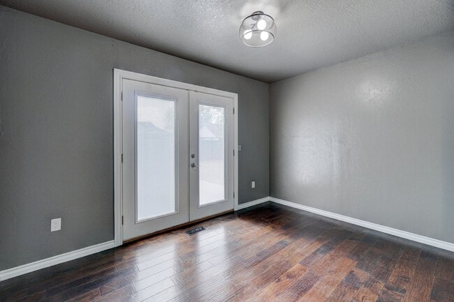 Building Photo - Updated 3-bedroom, 2-bath home in SE Edmond