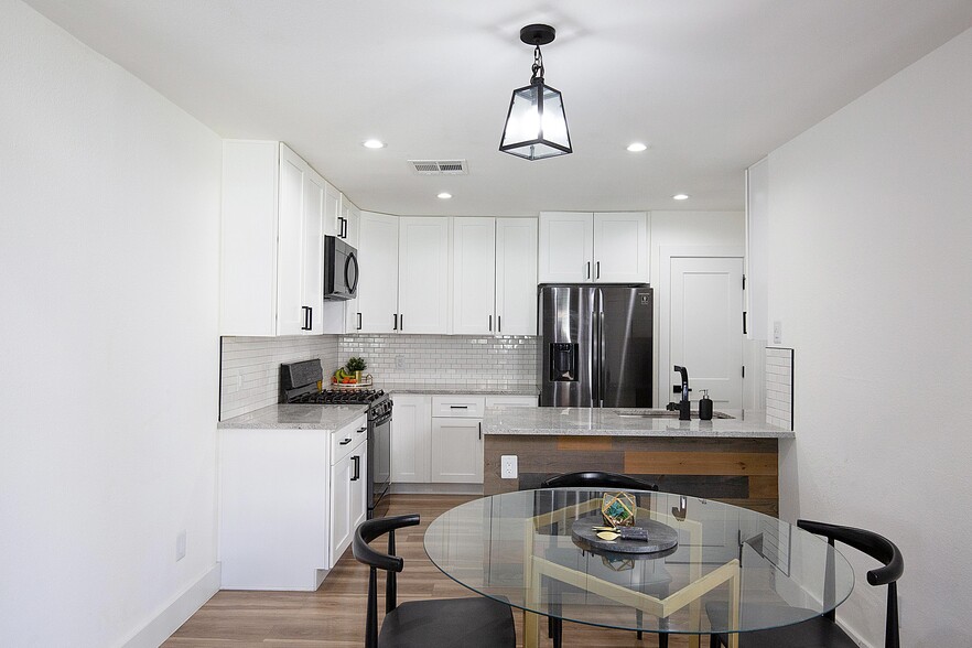 Building Photo - 12340 Little Emily Way