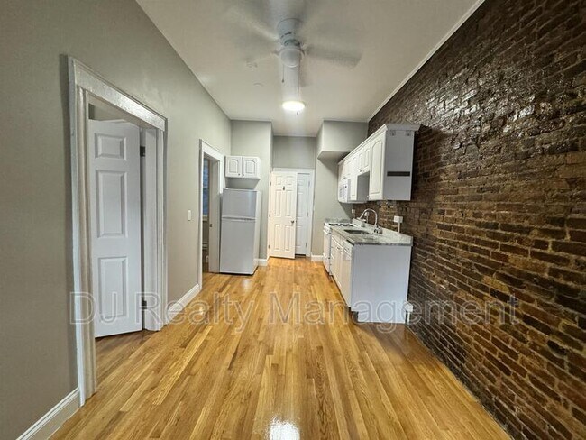 Building Photo - 60 N Margin St