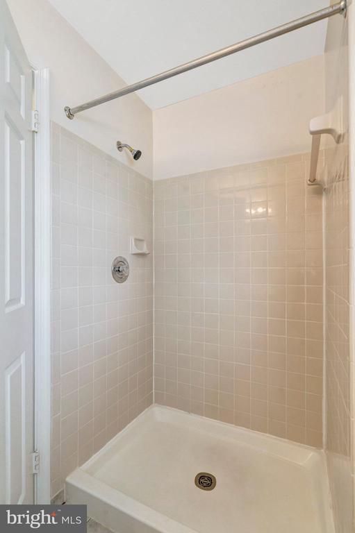 Building Photo - 5964 Norham Dr