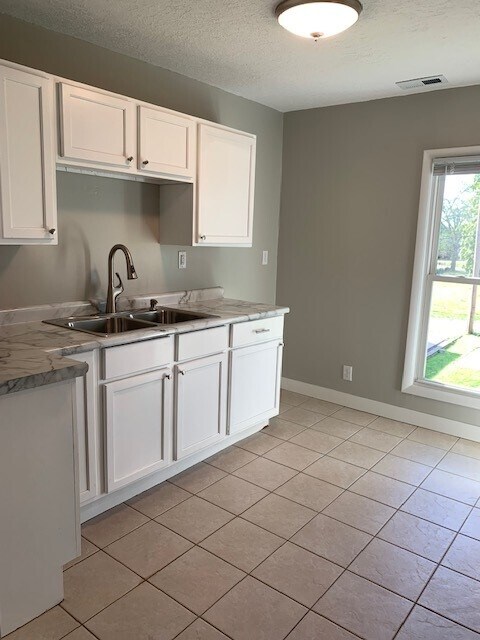 Building Photo - 408 B Ave NW