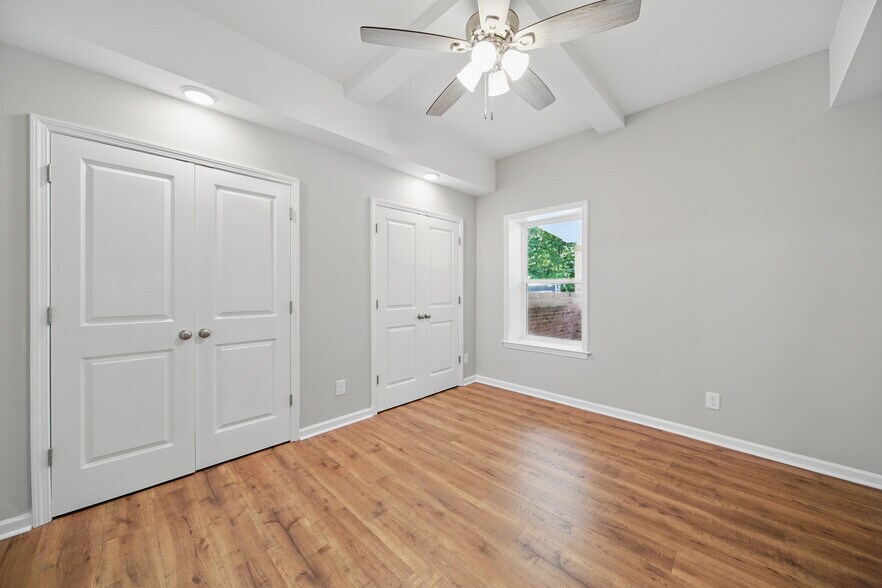 Main bedroom - 216 Legion Dr