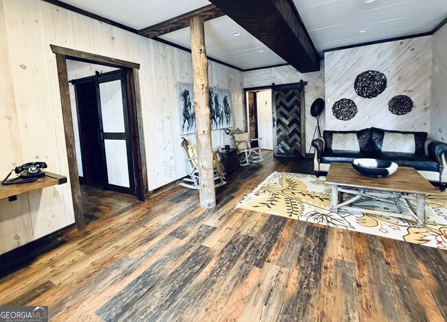 Building Photo - 85 Dixieland Ln