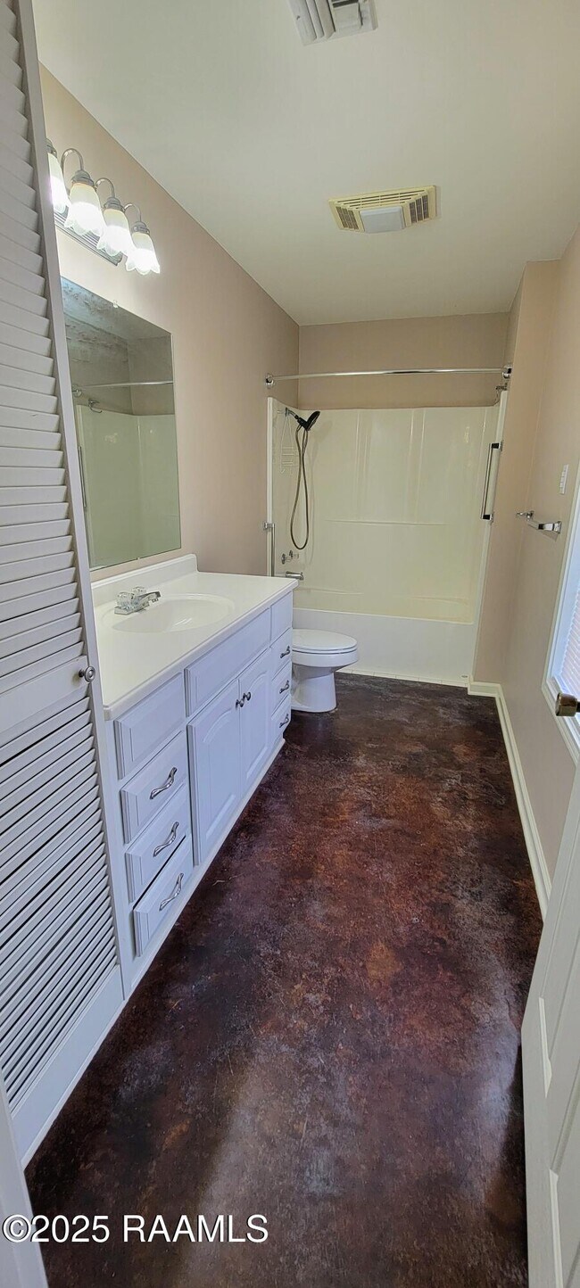 Building Photo - 1026 Carmen Dr