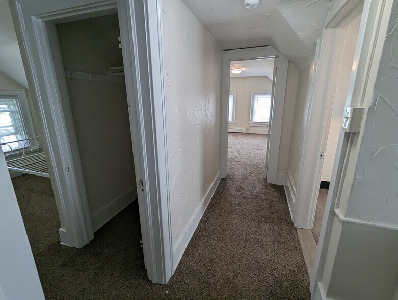 Building Photo - 608 Elmwood Ave