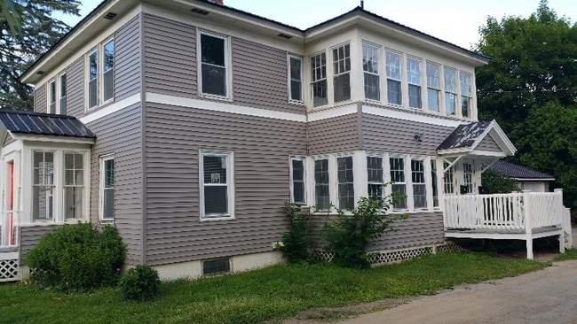 Building Photo - 162 Silver St