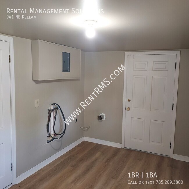 Building Photo - 941 NE Kellam-