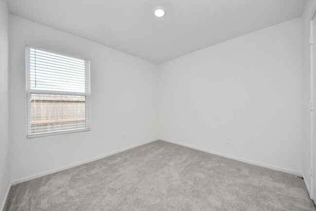 Building Photo - 248 Hazy Pnes Ln