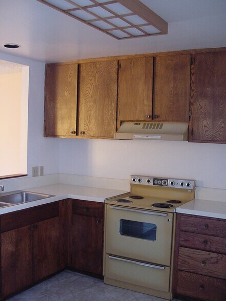Building Photo - 1142 Leff St