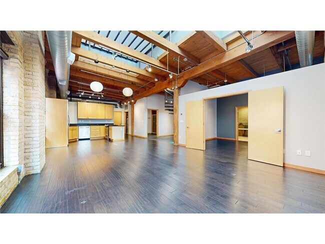 Building Photo - 607 Washington Ave S