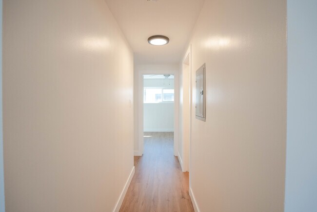 Building Photo - 825 W 167th St