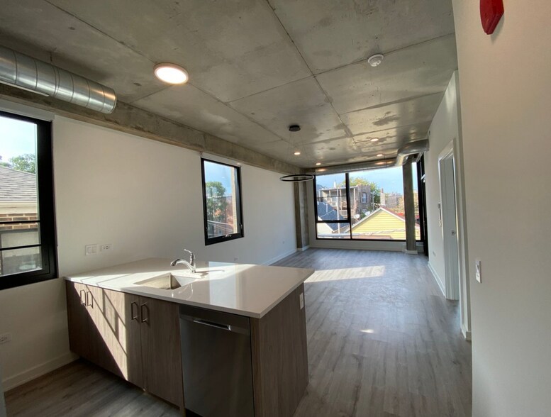 Building Photo - 1120 W Patterson Ave