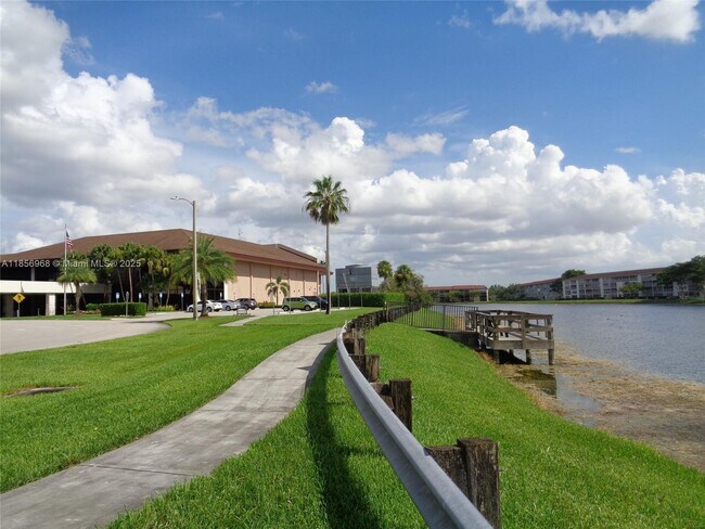 Building Photo - 901 SW 138th Ave
