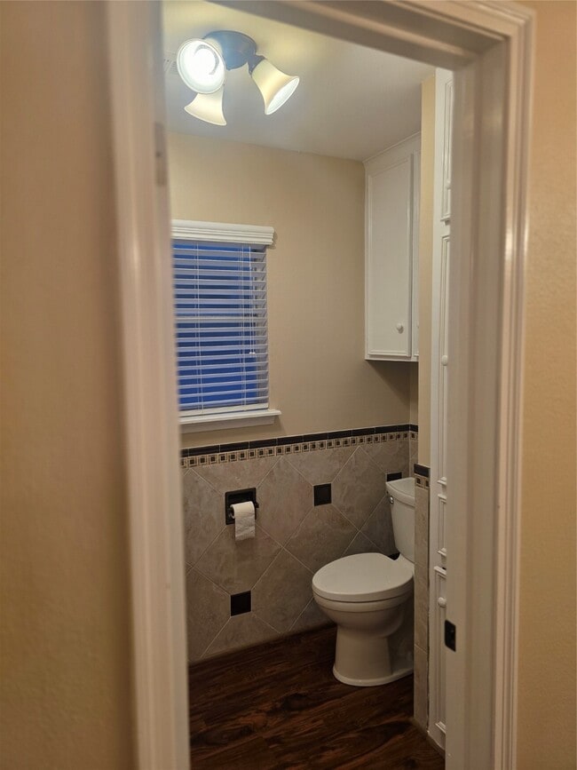 Building Photo - 1107 Manatee Ln