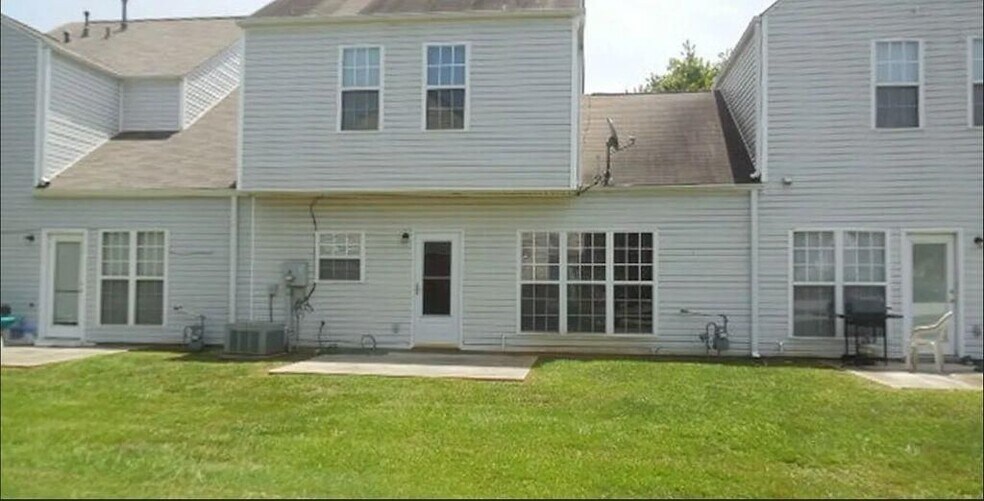 Building Photo - 6701 Teresa Ln