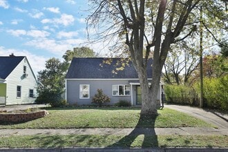 Building Photo - 925 Blenheim Rd