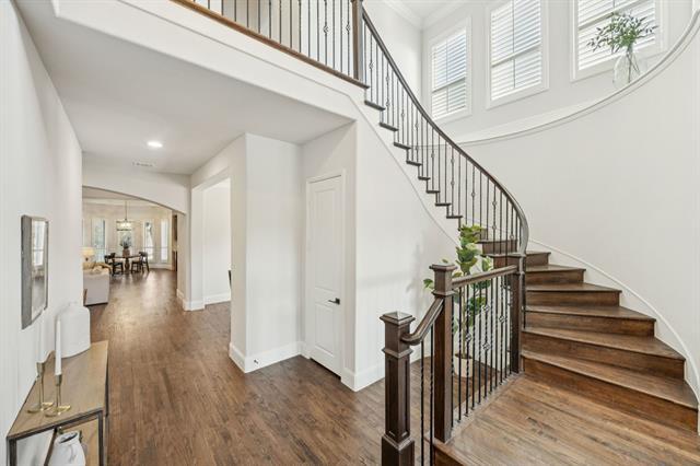 Building Photo - 204 Chisholm Trail