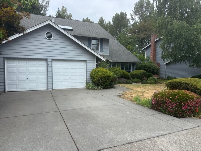 Building Photo - $3900.00 3 Bedroom 2.5 Bath Modern Style Home in Kirkland