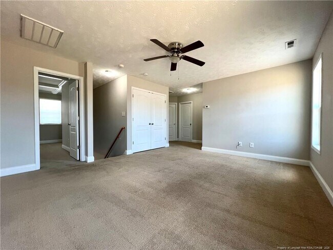 Building Photo - 240 Declaration Dr