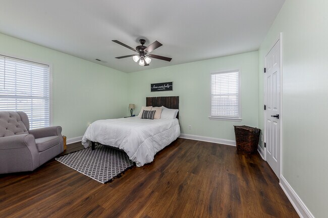 Master Bedroom: Large bedroom with en-suite bathroom. - 122 Sellhorn Blvd