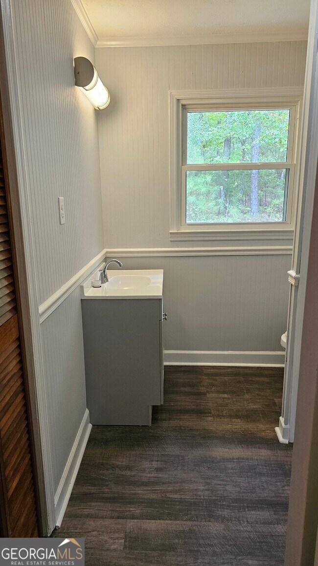 Building Photo - 1541 Oak Grove Church Rd