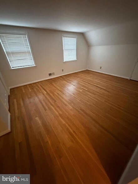 Building Photo - 7000 Old Cabin Ln