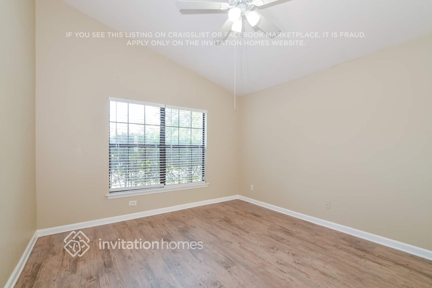 Building Photo - 1476 East Ave