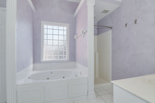 Building Photo - Large 3 Story Home in Evans!