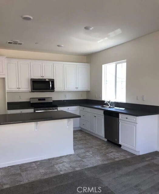 Building Photo - 312 Pomegranate St