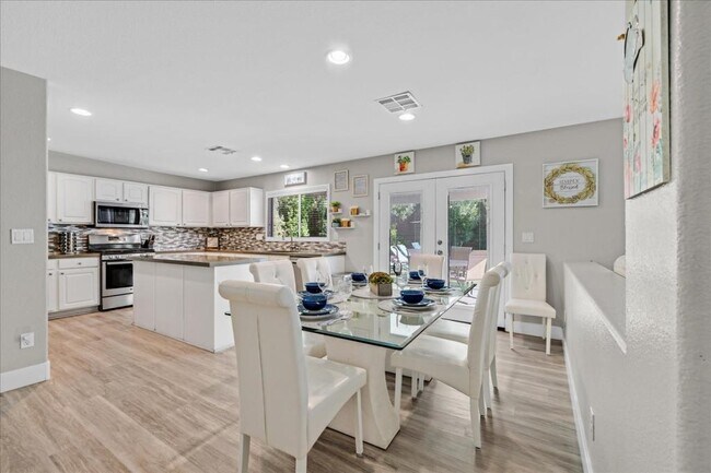 Building Photo - 2735 Peekskill Ave