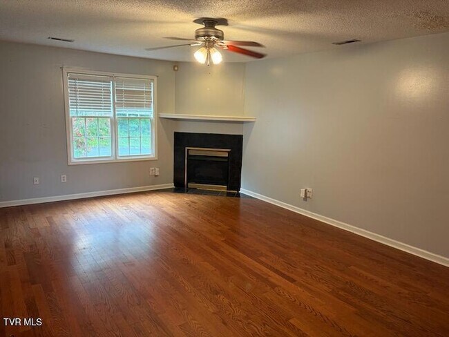 Building Photo - 122 Arrowhead Dr