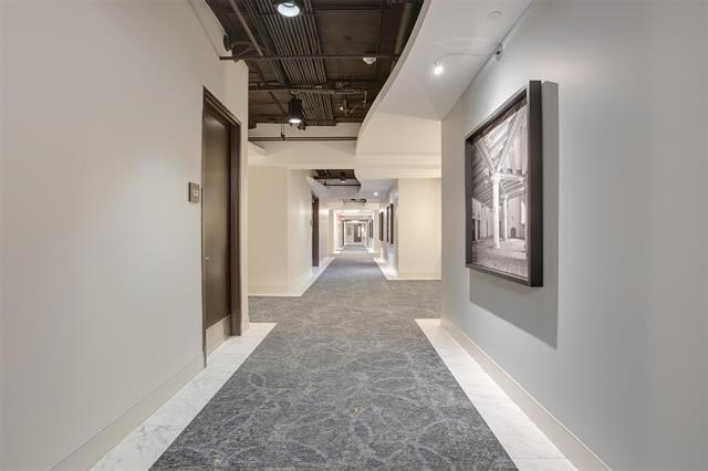 Building Photo - 2600 W 7th St