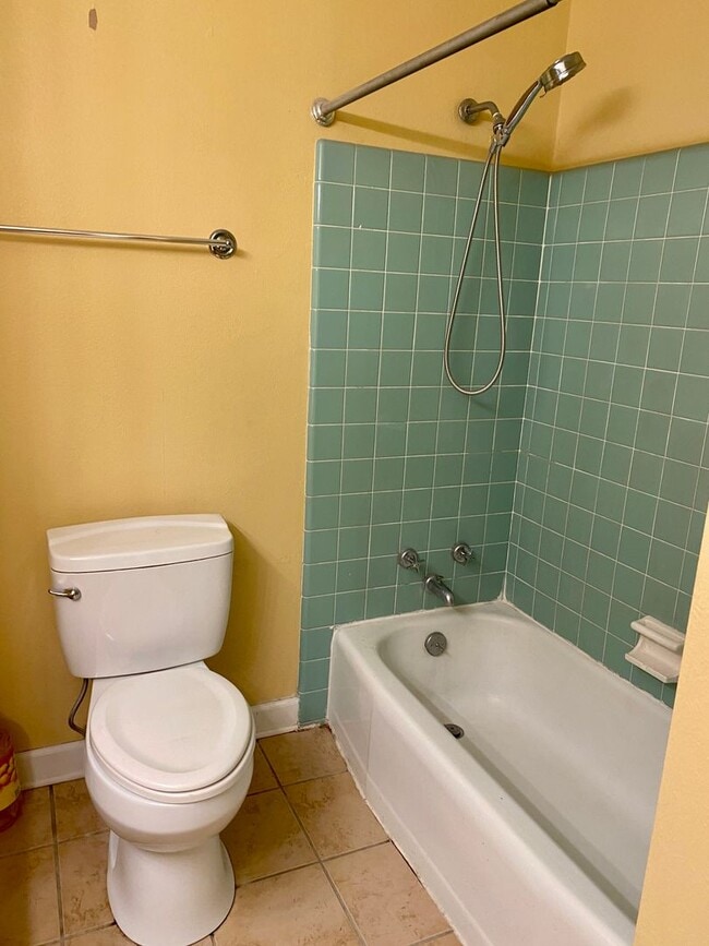 Building Photo - Must see this Beautiful 3/2 home in Village St. George Available NOW