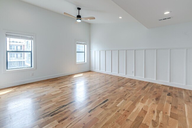 Building Photo - 1710 Nassau St