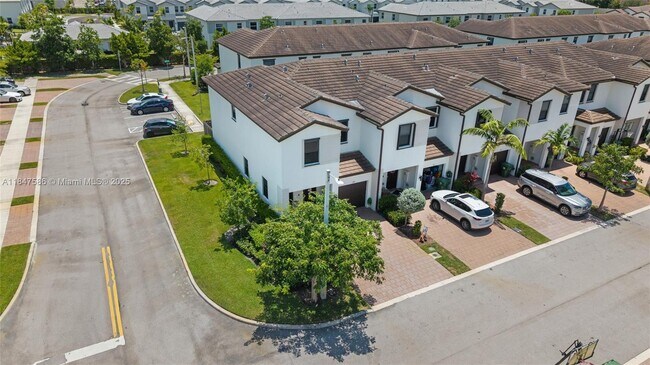 Building Photo - 147 SW 185th Way