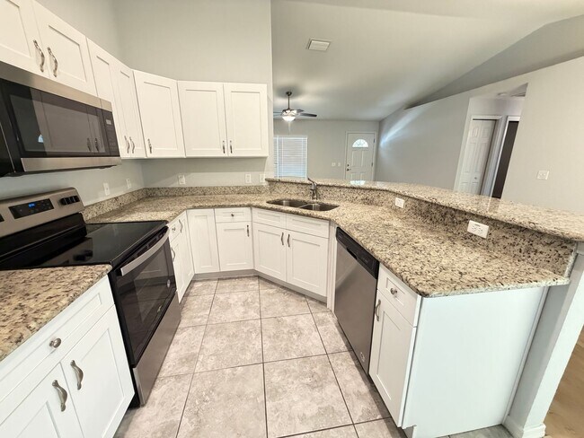 Building Photo - Beautiful 3 Bedroom, 2 Bathroom Home in Summerfield!