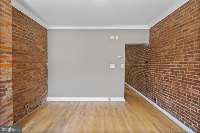 Building Photo - 1745 Clarkson St