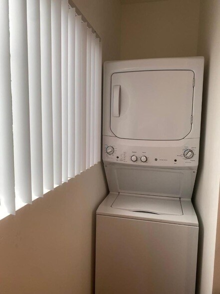 Building Photo - 1445 Revere Ave