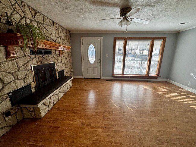 Building Photo - Italian Estates Property Management