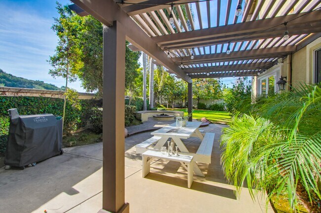 Building Photo - 1317 Gull Ct