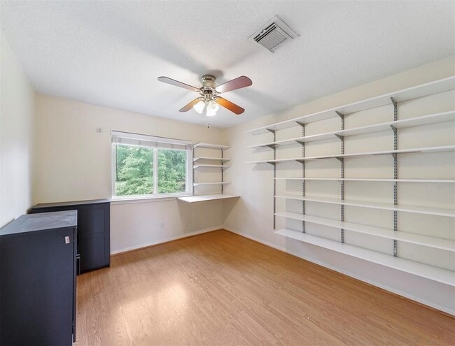 Building Photo - 25719 Bearborough Dr